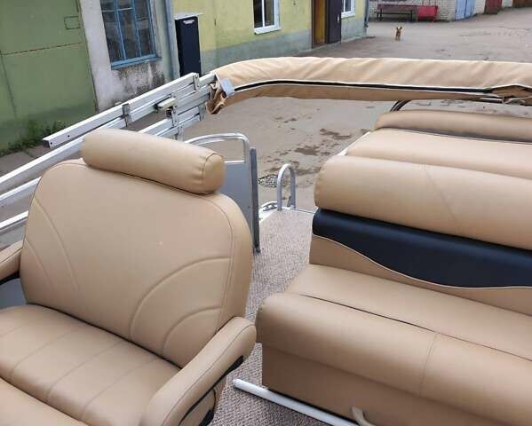Harris Crown Pontoon, об'ємом двигуна 0 л та пробігом 100 тис. км за 26900 $, фото 7 на Automoto.ua