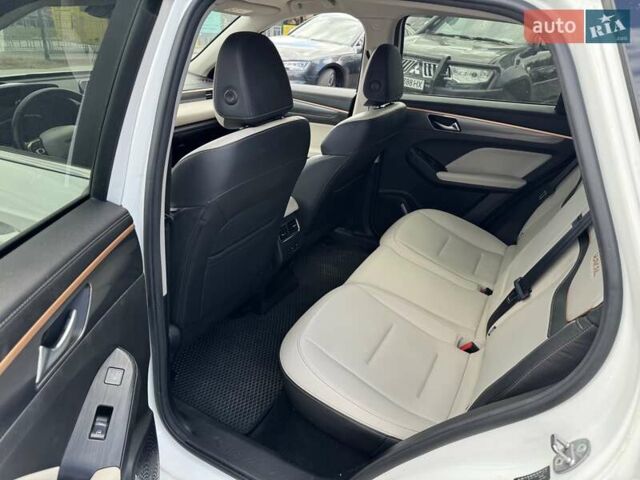 Белый Haval Jolion, объемом двигателя 1.5 л и пробегом 130 тыс. км за 15900 $, фото 9 на Automoto.ua