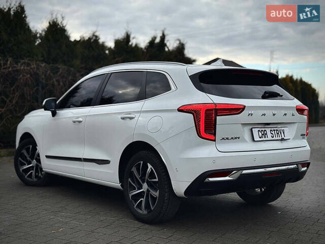 Белый Haval Jolion, объемом двигателя 1.5 л и пробегом 50 тыс. км за 16500 $, фото 3 на Automoto.ua