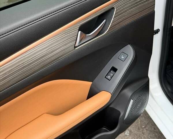 Белый Haval Jolion, объемом двигателя 1.5 л и пробегом 36 тыс. км за 18500 $, фото 17 на Automoto.ua