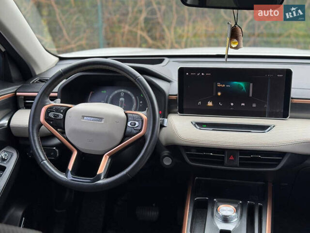 Белый Haval Jolion, объемом двигателя 1.5 л и пробегом 50 тыс. км за 16500 $, фото 35 на Automoto.ua