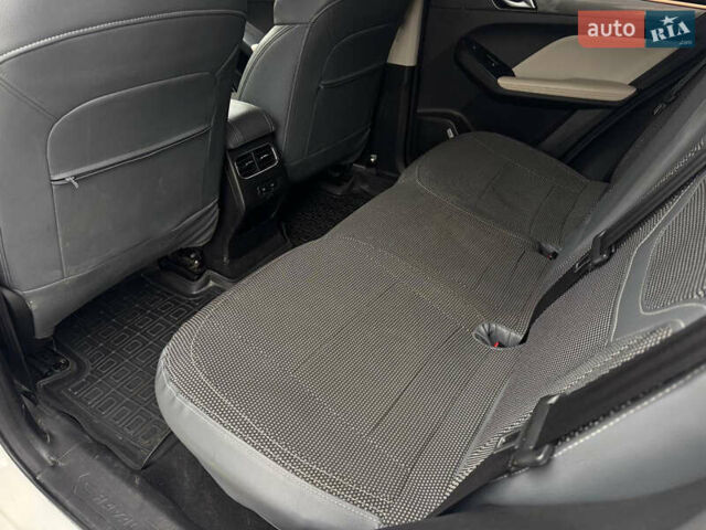 Белый Haval Jolion, объемом двигателя 1.5 л и пробегом 50 тыс. км за 16500 $, фото 42 на Automoto.ua