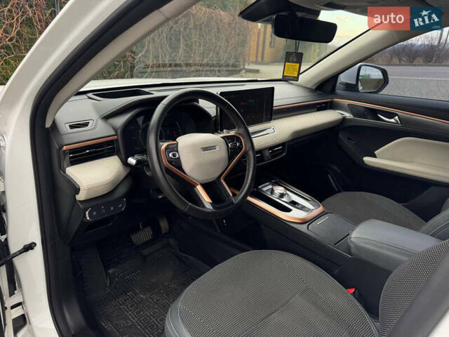 Белый Haval Jolion, объемом двигателя 1.5 л и пробегом 50 тыс. км за 16500 $, фото 46 на Automoto.ua