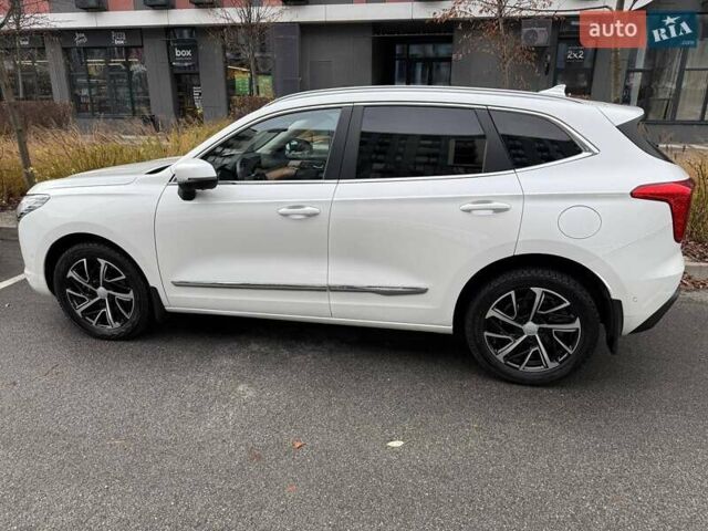 Белый Haval Jolion, объемом двигателя 1.5 л и пробегом 36 тыс. км за 18500 $, фото 3 на Automoto.ua