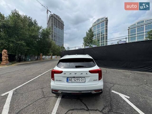 Белый Haval Jolion, объемом двигателя 1.5 л и пробегом 40 тыс. км за 16500 $, фото 4 на Automoto.ua