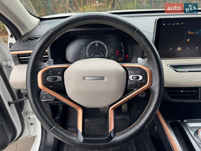 Белый Haval Jolion, объемом двигателя 1.5 л и пробегом 50 тыс. км за 16500 $, фото 50 на Automoto.ua