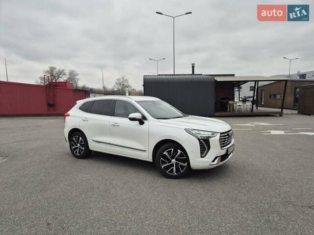 Белый Haval Jolion, объемом двигателя 1.5 л и пробегом 130 тыс. км за 13500 $, фото 4 на Automoto.ua