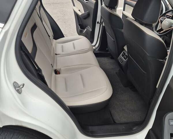 Белый Haval Jolion, объемом двигателя 1.5 л и пробегом 130 тыс. км за 13500 $, фото 16 на Automoto.ua