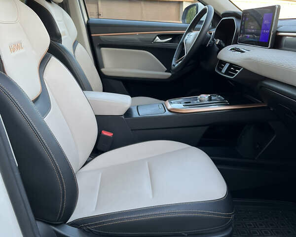 Білий Haval Jolion, об'ємом двигуна 1.5 л та пробігом 35 тис. км за 16500 $, фото 23 на Automoto.ua