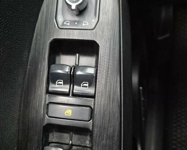 Белый Haval Jolion, объемом двигателя 1.5 л и пробегом 130 тыс. км за 13500 $, фото 23 на Automoto.ua