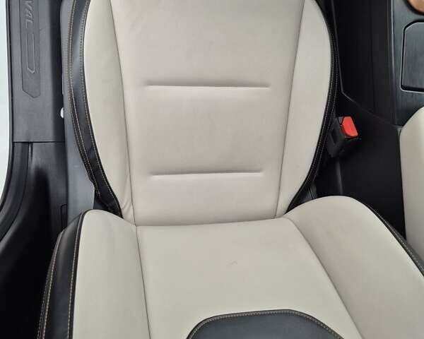 Белый Haval Jolion, объемом двигателя 1.5 л и пробегом 130 тыс. км за 13500 $, фото 13 на Automoto.ua