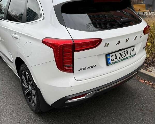 Белый Haval Jolion, объемом двигателя 1.5 л и пробегом 36 тыс. км за 18500 $, фото 4 на Automoto.ua