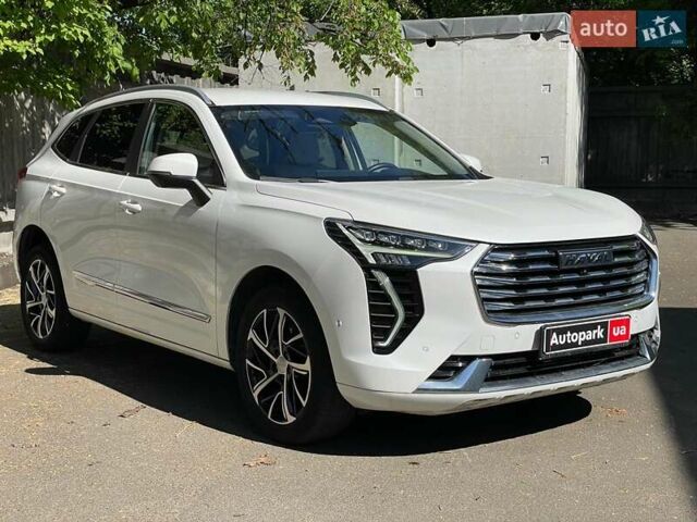 Белый Haval Jolion, объемом двигателя 1.5 л и пробегом 130 тыс. км за 16790 $, фото 3 на Automoto.ua
