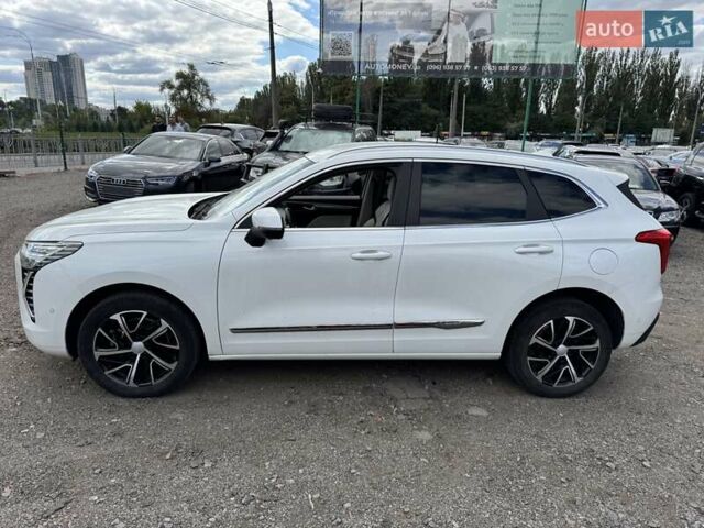 Белый Haval Jolion, объемом двигателя 1.5 л и пробегом 130 тыс. км за 15900 $, фото 4 на Automoto.ua