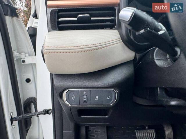 Белый Haval Jolion, объемом двигателя 1.5 л и пробегом 50 тыс. км за 16500 $, фото 49 на Automoto.ua