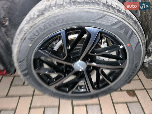 Красный Haval Jolion, объемом двигателя 1.5 л и пробегом 13 тыс. км за 19999 $, фото 16 на Automoto.ua