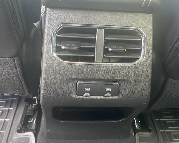 Красный Haval Jolion, объемом двигателя 1.5 л и пробегом 3 тыс. км за 18200 $, фото 15 на Automoto.ua