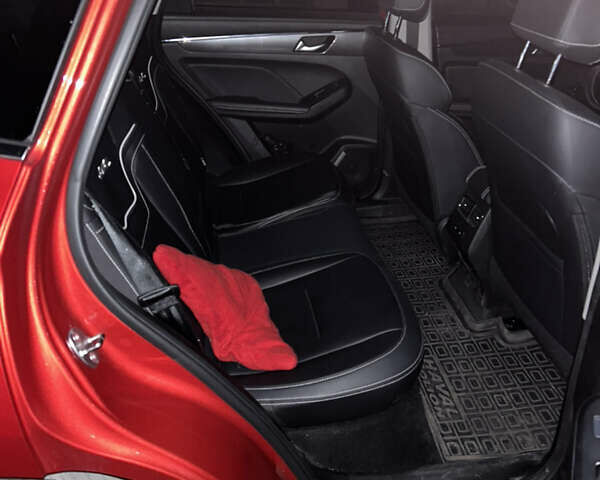 Красный Haval Jolion, объемом двигателя 1.5 л и пробегом 13 тыс. км за 19999 $, фото 7 на Automoto.ua