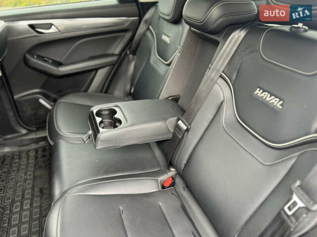 Серый Haval Jolion, объемом двигателя 1.5 л и пробегом 81 тыс. км за 16000 $, фото 29 на Automoto.ua
