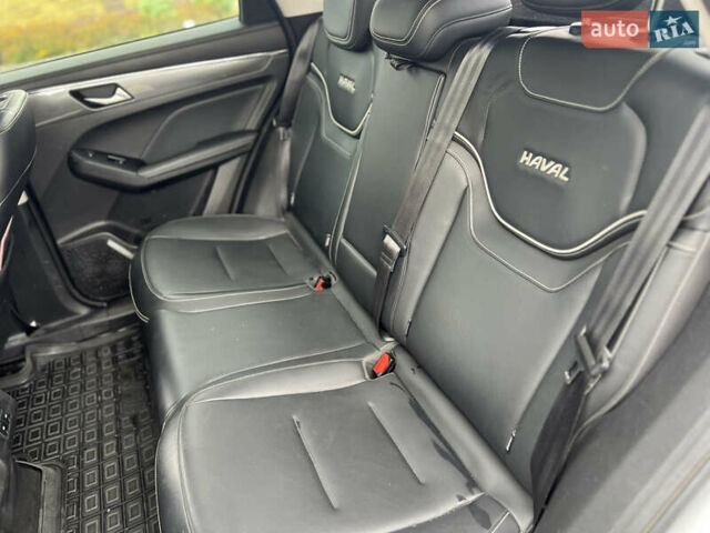 Серый Haval Jolion, объемом двигателя 1.5 л и пробегом 81 тыс. км за 16000 $, фото 24 на Automoto.ua