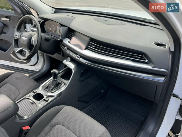 Белый Haval H6, объемом двигателя 1.97 л и пробегом 133 тыс. км за 14000 $, фото 10 на Automoto.ua