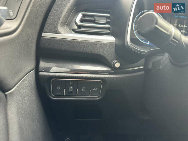 Білий Haval H6, об'ємом двигуна 1.97 л та пробігом 108 тис. км за 14999 $, фото 43 на Automoto.ua