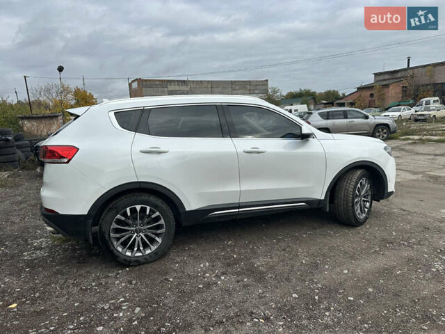 Білий Haval H6, об'ємом двигуна 1.97 л та пробігом 108 тис. км за 14999 $, фото 9 на Automoto.ua