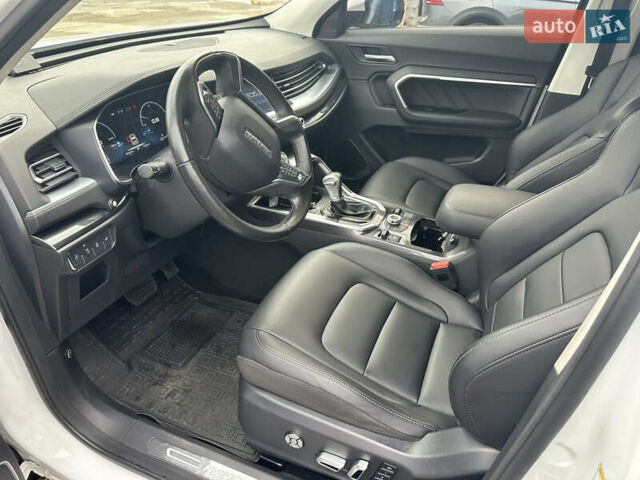 Білий Haval H6, об'ємом двигуна 1.97 л та пробігом 108 тис. км за 14999 $, фото 24 на Automoto.ua