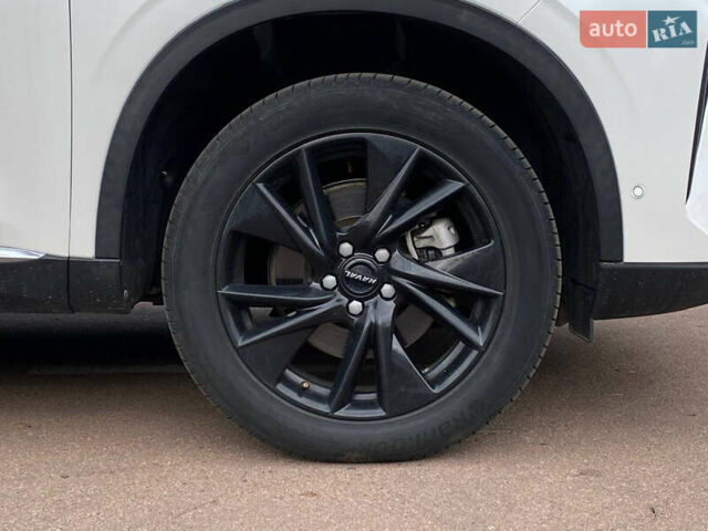 Белый Haval H6, объемом двигателя 2 л и пробегом 39 тыс. км за 21900 $, фото 24 на Automoto.ua