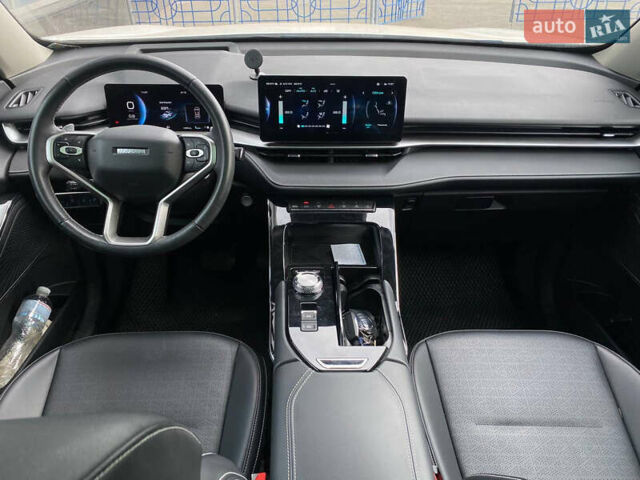 Белый Haval H6, объемом двигателя 2 л и пробегом 39 тыс. км за 21900 $, фото 15 на Automoto.ua