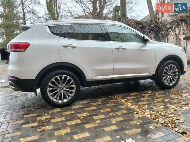 Белый Haval H6, объемом двигателя 2 л и пробегом 63 тыс. км за 16000 $, фото 1 на Automoto.ua