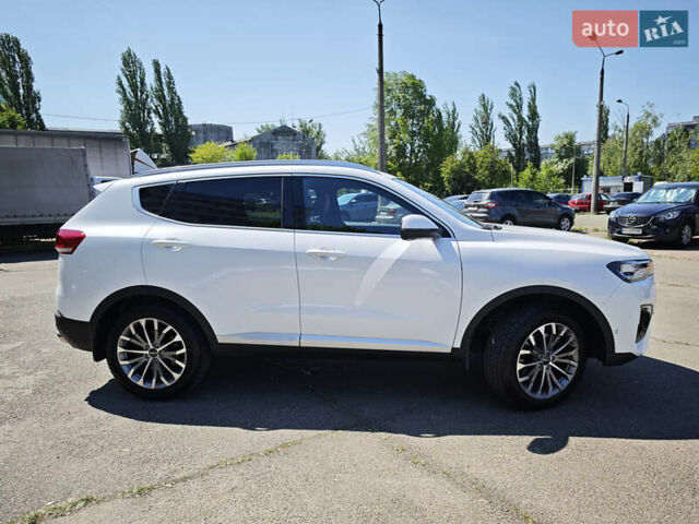 Белый Haval H6, объемом двигателя 2 л и пробегом 11 тыс. км за 18500 $, фото 3 на Automoto.ua