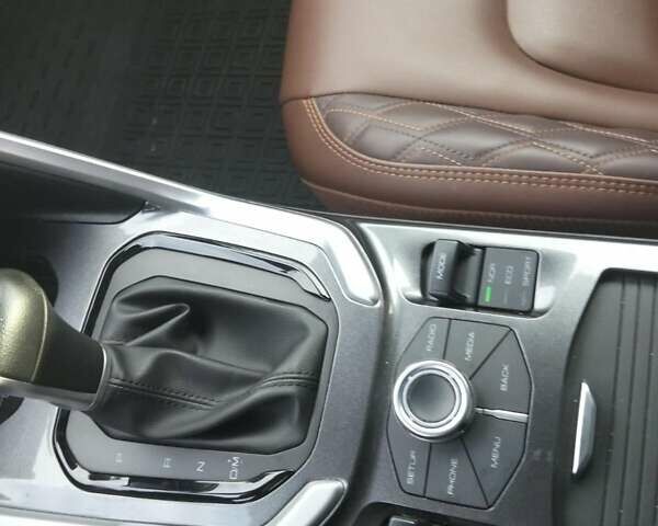 Белый Haval H6, объемом двигателя 2 л и пробегом 63 тыс. км за 16000 $, фото 16 на Automoto.ua