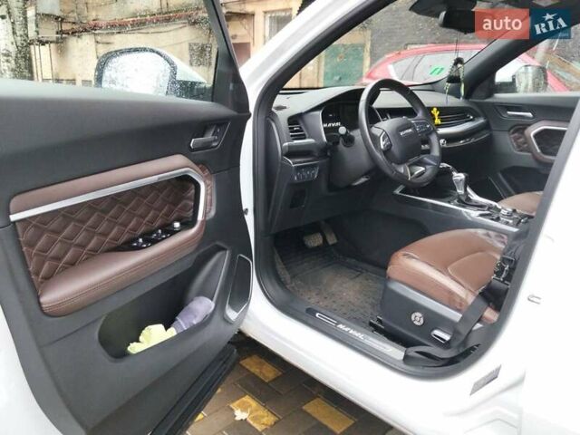Белый Haval H6, объемом двигателя 2 л и пробегом 63 тыс. км за 16000 $, фото 10 на Automoto.ua