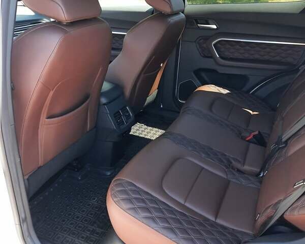 Белый Haval H6, объемом двигателя 1.97 л и пробегом 31 тыс. км за 18800 $, фото 6 на Automoto.ua
