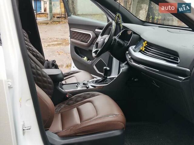 Белый Haval H6, объемом двигателя 2 л и пробегом 63 тыс. км за 16000 $, фото 11 на Automoto.ua