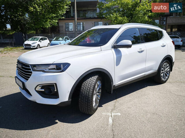 Белый Haval H6, объемом двигателя 2 л и пробегом 11 тыс. км за 18500 $, фото 2 на Automoto.ua