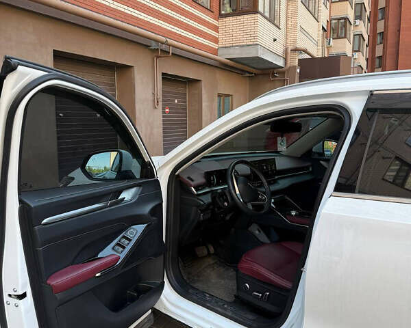Белый Haval H6, объемом двигателя 2 л и пробегом 35 тыс. км за 21000 $, фото 5 на Automoto.ua