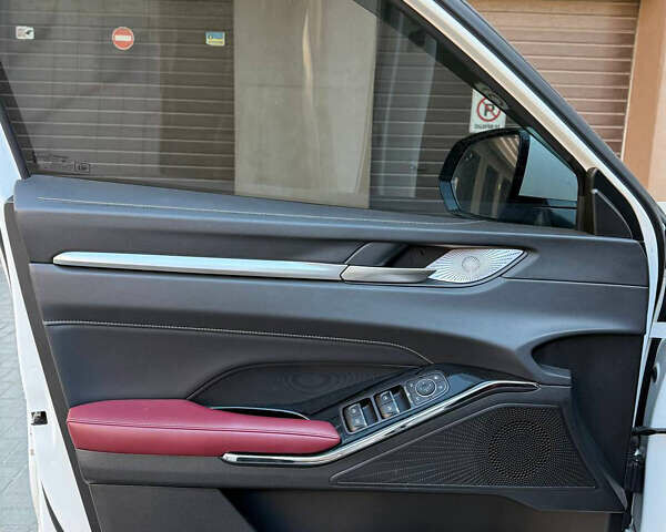 Белый Haval H6, объемом двигателя 2 л и пробегом 35 тыс. км за 21000 $, фото 6 на Automoto.ua