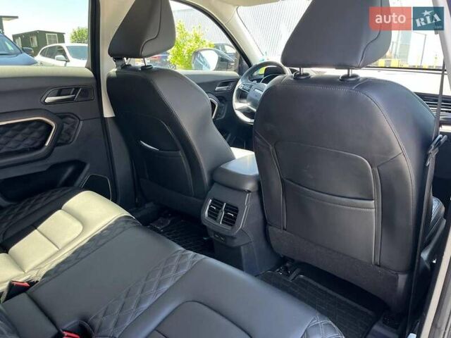 Чорний Haval H6, об'ємом двигуна 2 л та пробігом 42 тис. км за 16990 $, фото 41 на Automoto.ua