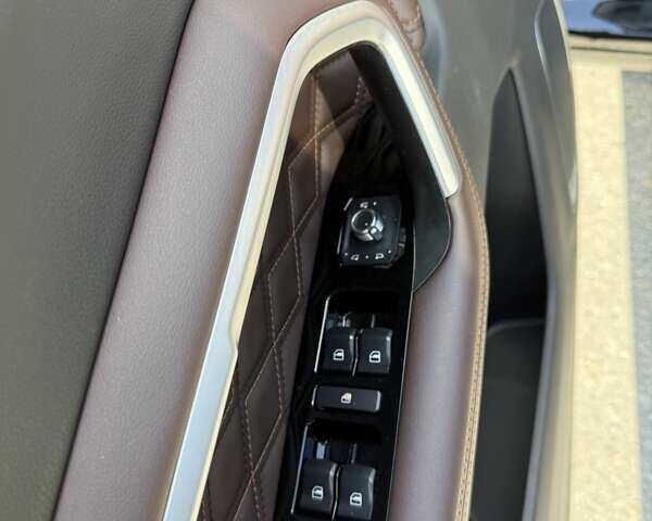 Чорний Haval H6, об'ємом двигуна 1.97 л та пробігом 29 тис. км за 17500 $, фото 18 на Automoto.ua