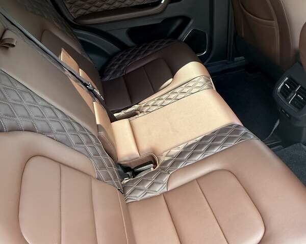 Чорний Haval H6, об'ємом двигуна 1.97 л та пробігом 29 тис. км за 17500 $, фото 11 на Automoto.ua