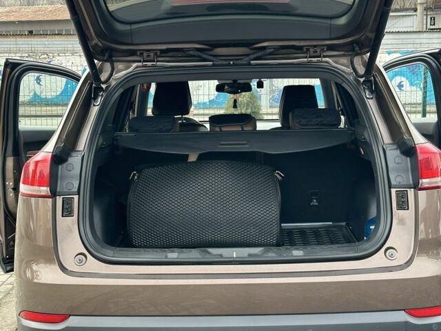 Коричневый Haval H6, объемом двигателя 2 л и пробегом 102 тыс. км за 19300 $, фото 4 на Automoto.ua