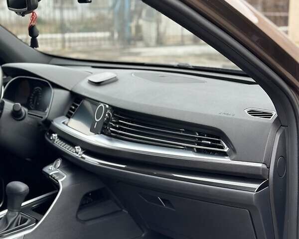 Коричневый Haval H6, объемом двигателя 2 л и пробегом 102 тыс. км за 19300 $, фото 7 на Automoto.ua