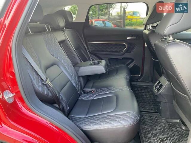 Красный Haval H6, объемом двигателя 1.97 л и пробегом 17 тыс. км за 18990 $, фото 11 на Automoto.ua