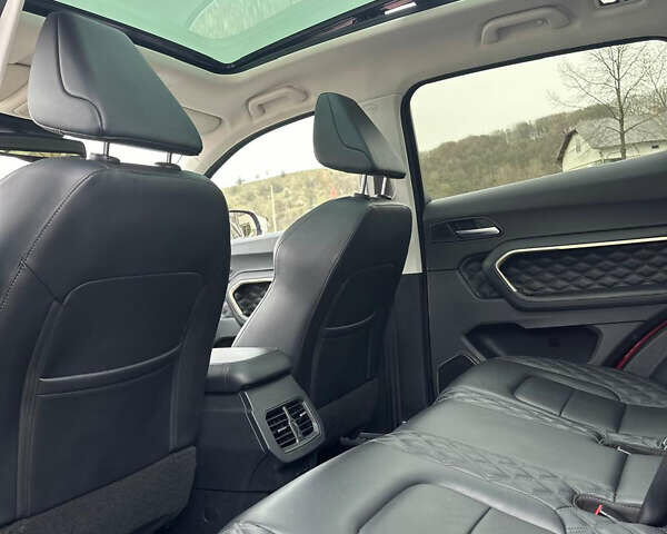 Красный Haval H6, объемом двигателя 2 л и пробегом 60 тыс. км за 15500 $, фото 3 на Automoto.ua