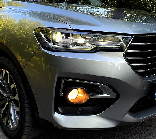 Серый Haval H6, объемом двигателя 2 л и пробегом 117 тыс. км за 16300 $, фото 2 на Automoto.ua