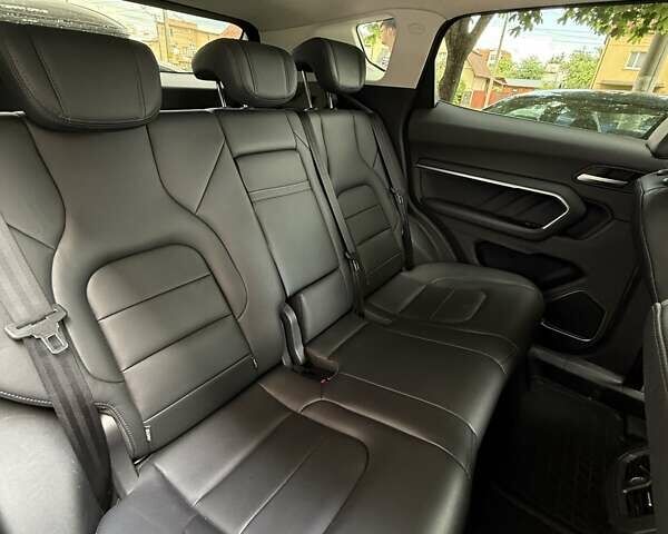 Серый Haval H6, объемом двигателя 1.97 л и пробегом 99 тыс. км за 12800 $, фото 24 на Automoto.ua