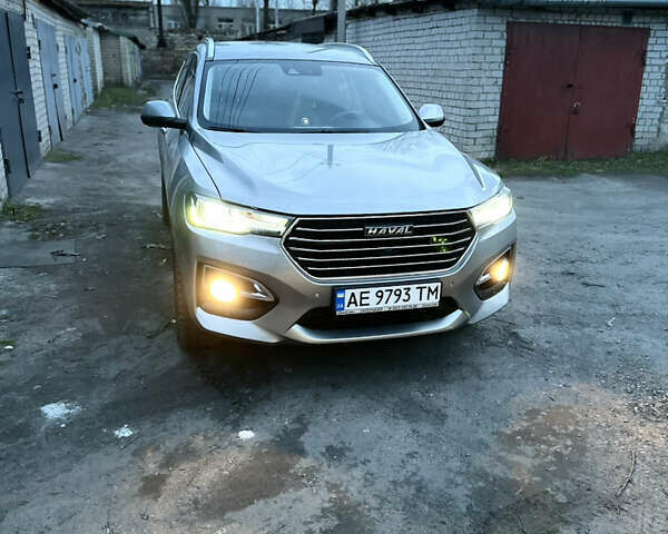 Сірий Haval H6, об'ємом двигуна 1.97 л та пробігом 105 тис. км за 18500 $, фото 3 на Automoto.ua