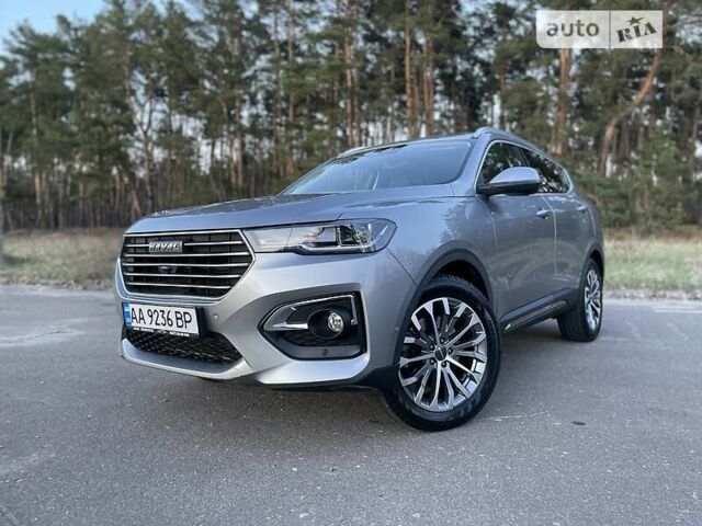 Серый Haval H6, объемом двигателя 2 л и пробегом 17 тыс. км за 17900 $, фото 1 на Automoto.ua